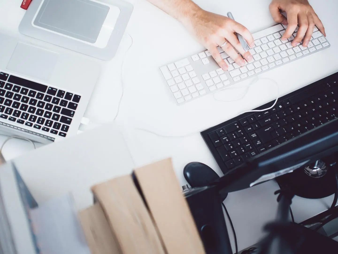 Desk Setup For Digital Marketer